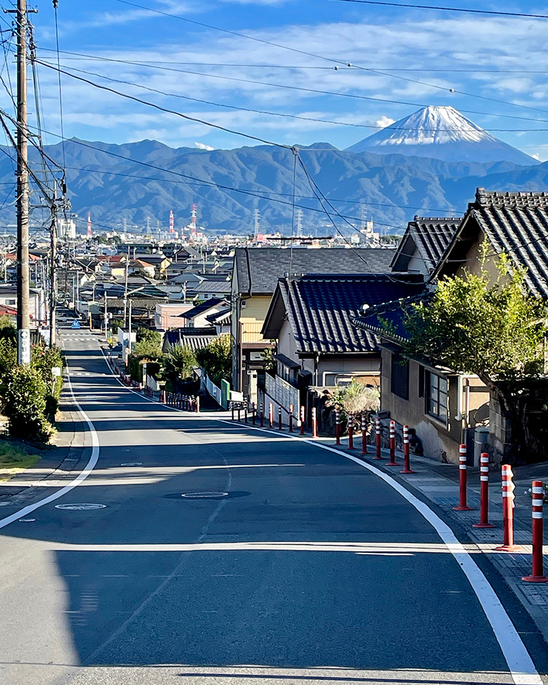 富士山が遠ざかっていく写真