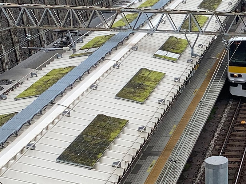四谷駅ホーム屋根の写真