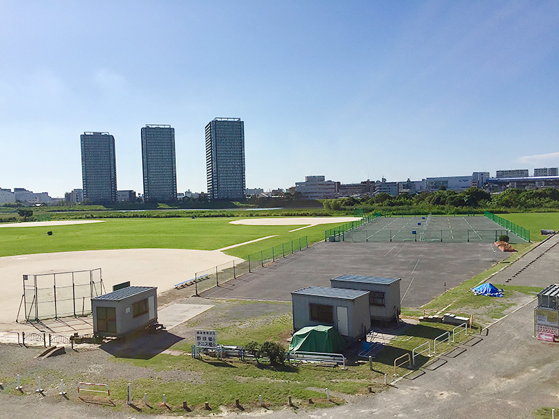 これから多摩川を渡る写真