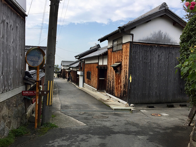 石上神社まであと2.6kmの写真