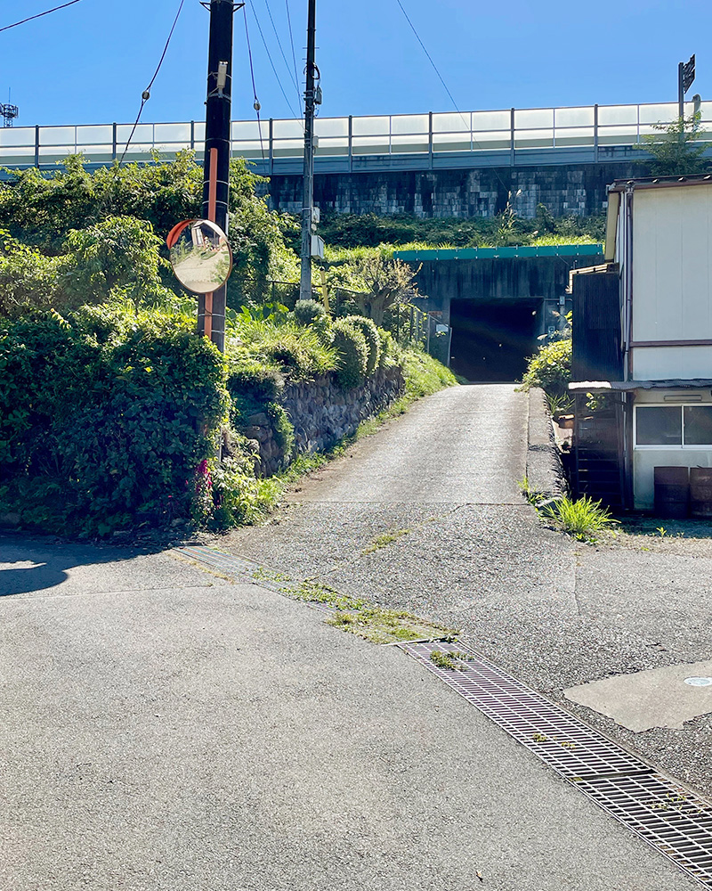 あのトンネルの向こうは？の写真