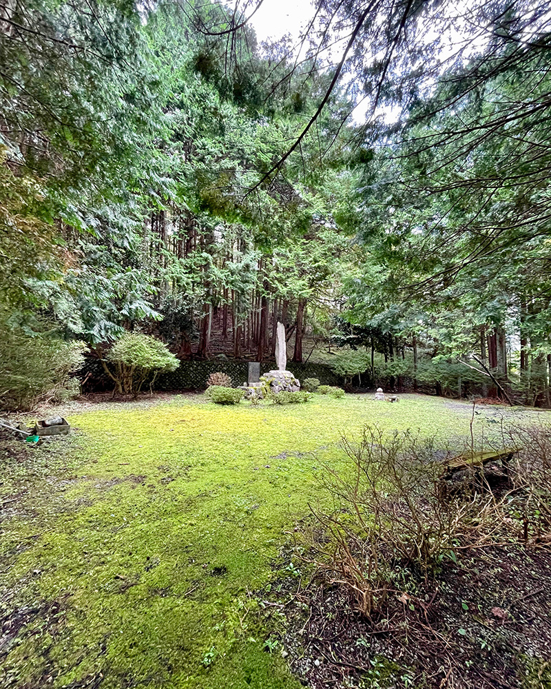 小山田信茂の首塚の写真