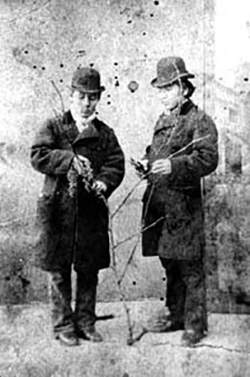 高野正誠と土屋龍憲(出典:山梨県立図書館)の写真