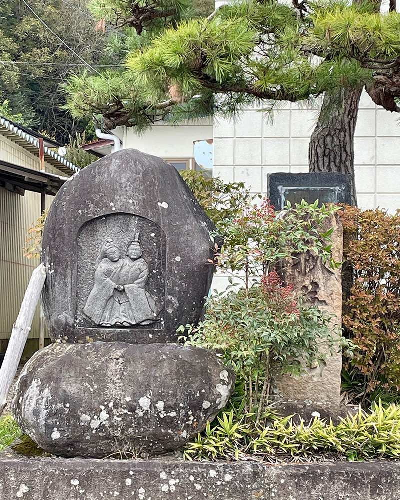 こちらは二人三脚のような写真
