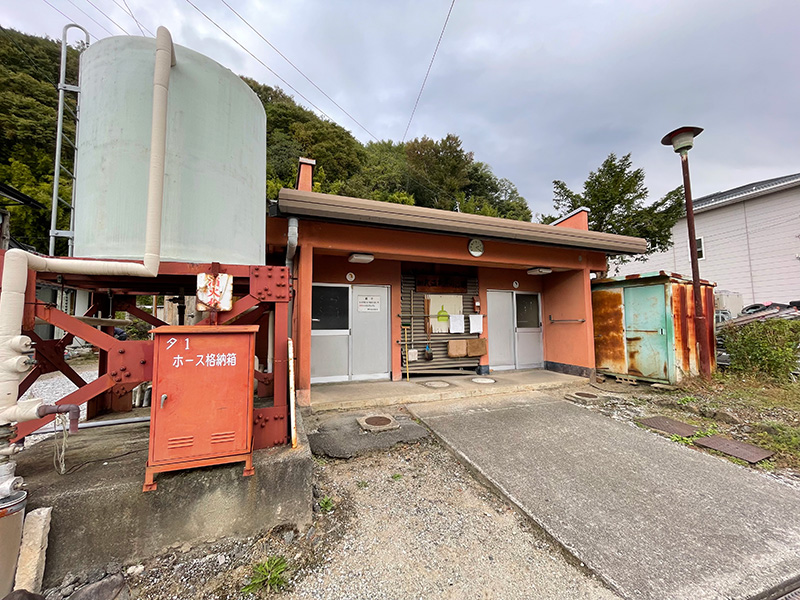 地元の人のための共同浴場の写真