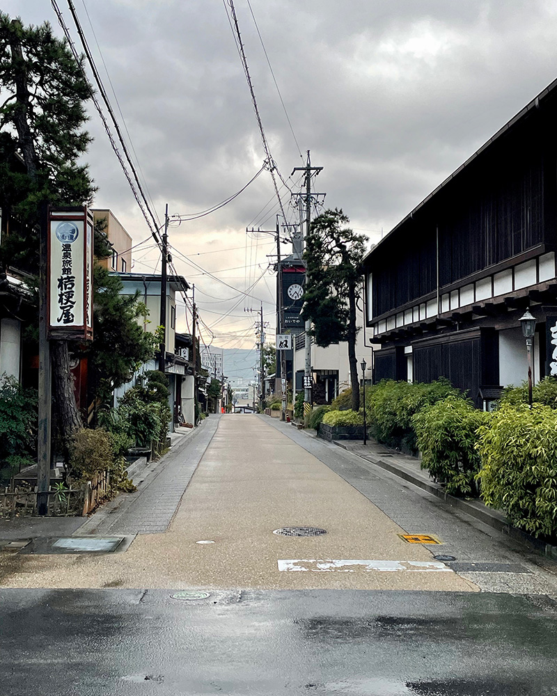 京都まで続く中山道の写真