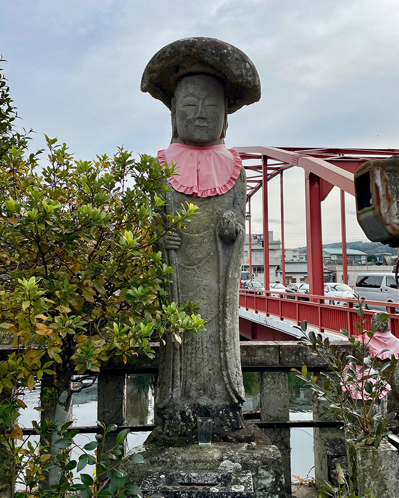 頼家の冥福を祈り里人が作った写真