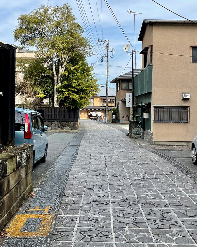 古奈地区の道は石畳の写真