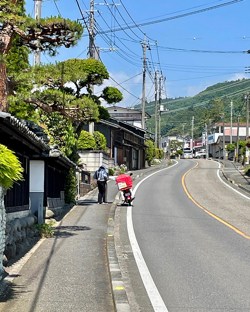 松井田宿を出て西への写真