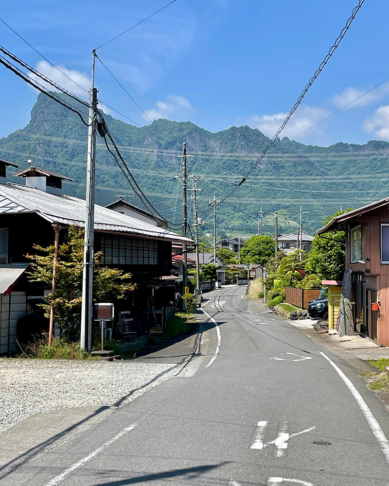 妙義山に近づいてきた写真