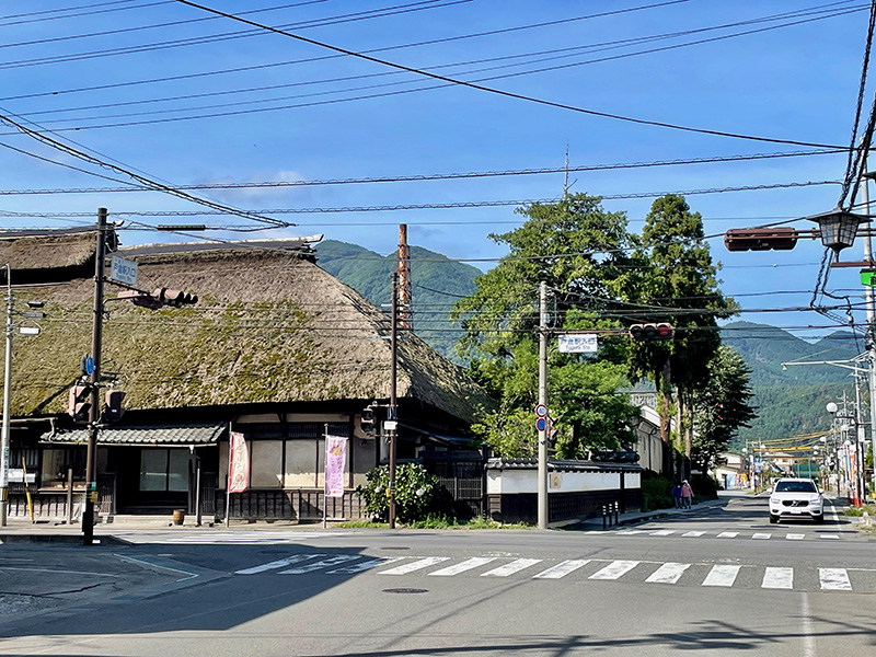 「戸倉駅入口」交差点、ここから北国街道だの写真
