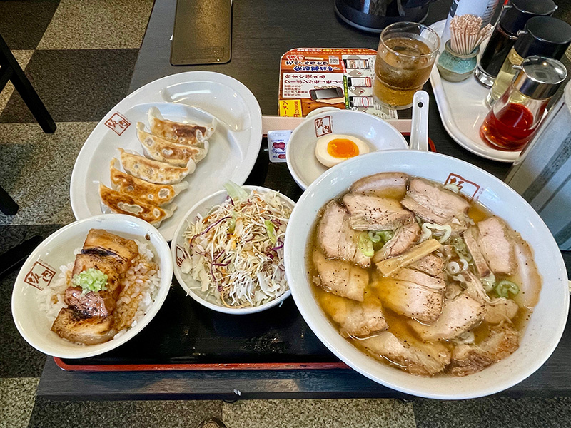 食べ過ぎた写真