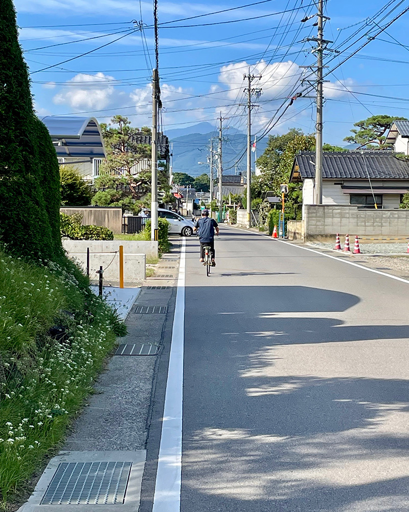 北上する北国街道の写真