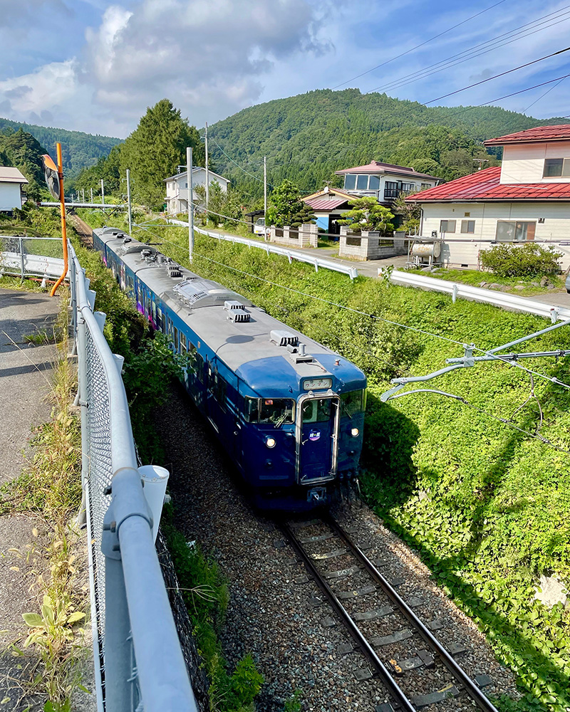 北しなの線を越える写真