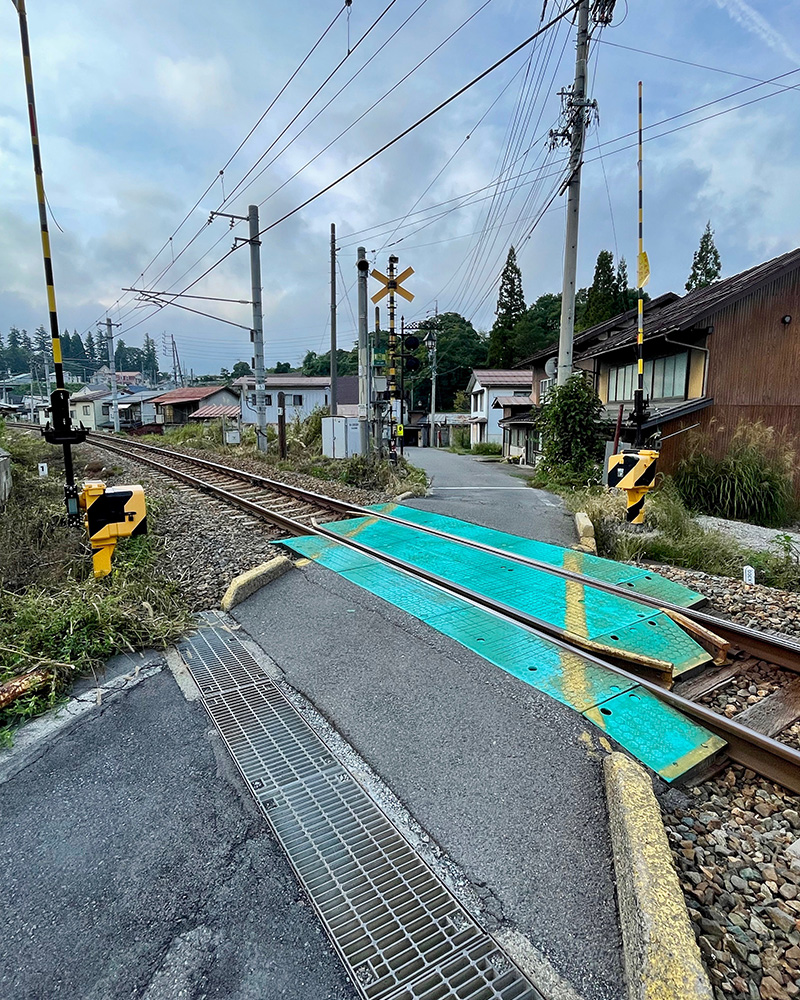 北しなの線を渡って柏原宿への写真