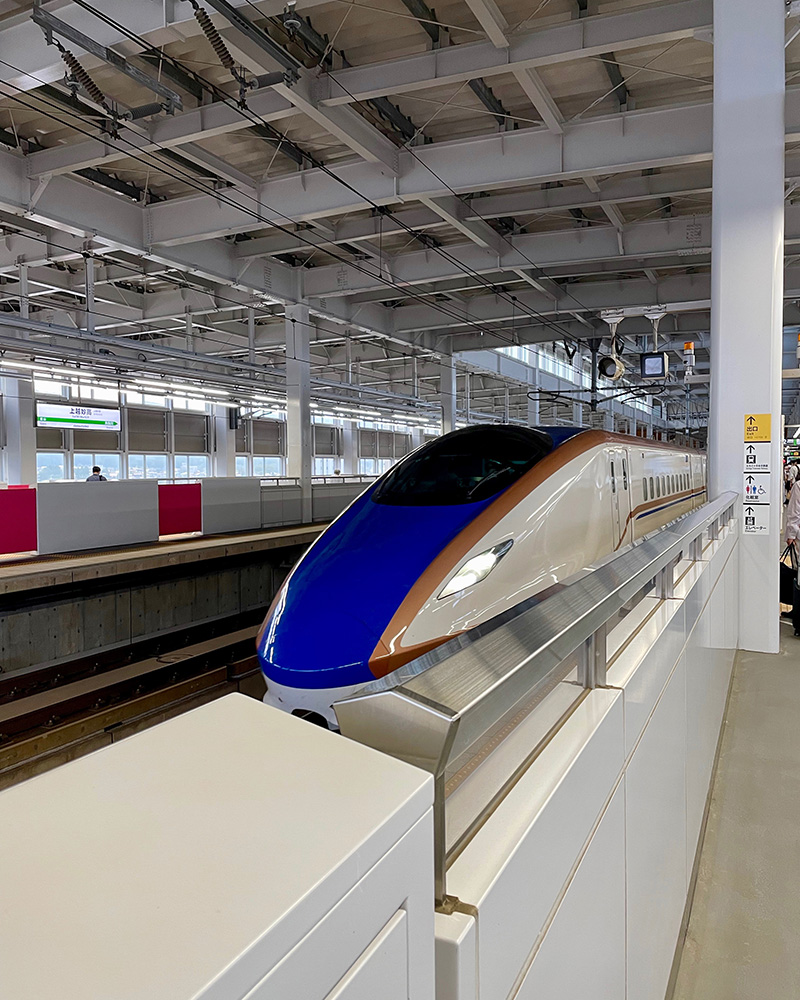 北陸新幹線で東京への写真