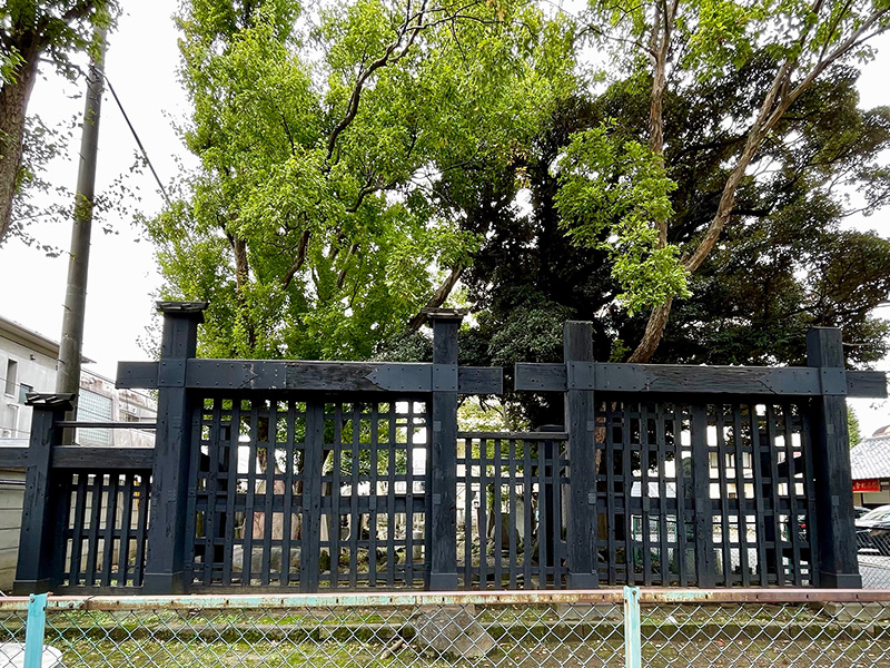 寛永寺から移築された黒門の写真