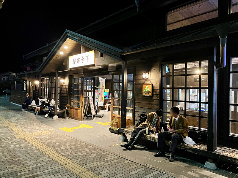 下今市駅から宿へと向かう写真